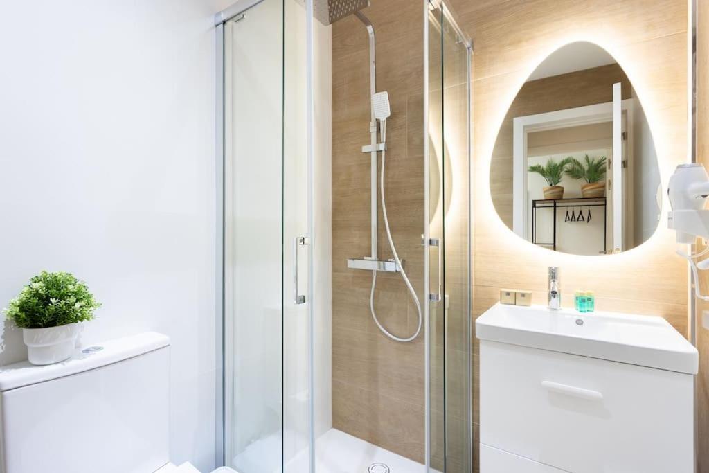 The Signature Penthouse Apartment Alcala  Luaran gambar